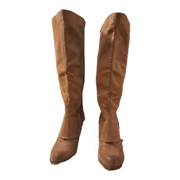 🟩 Tall Faux Leather Boots - 8/8.5 - Picture 2 of 6